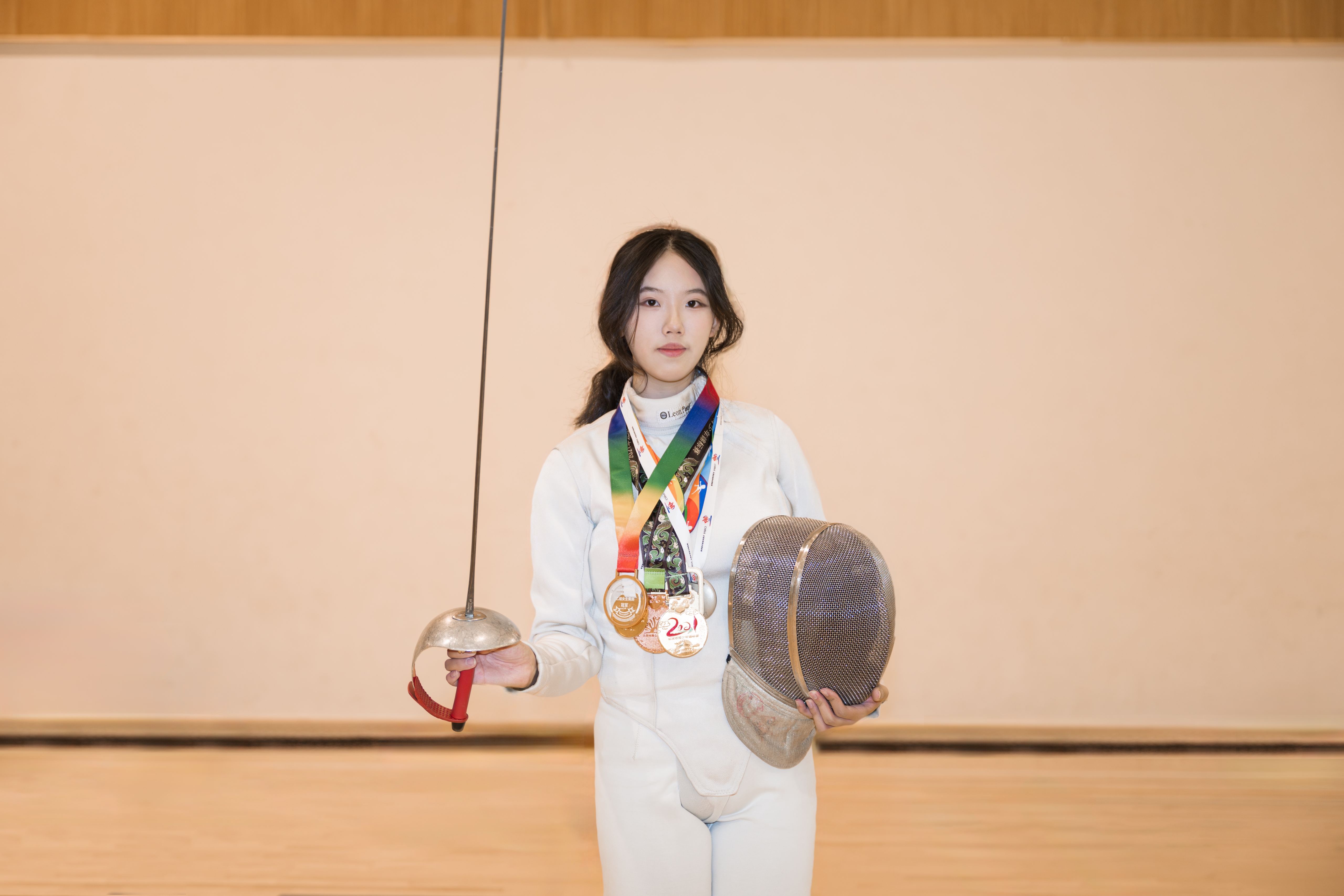 RUC undergraduate Lin Mengyang wins women's fencing championship in Beijing